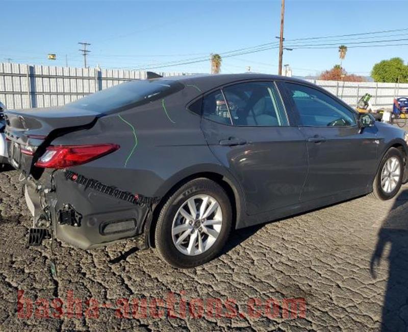 2025 TOYOTA CAMRY XSE