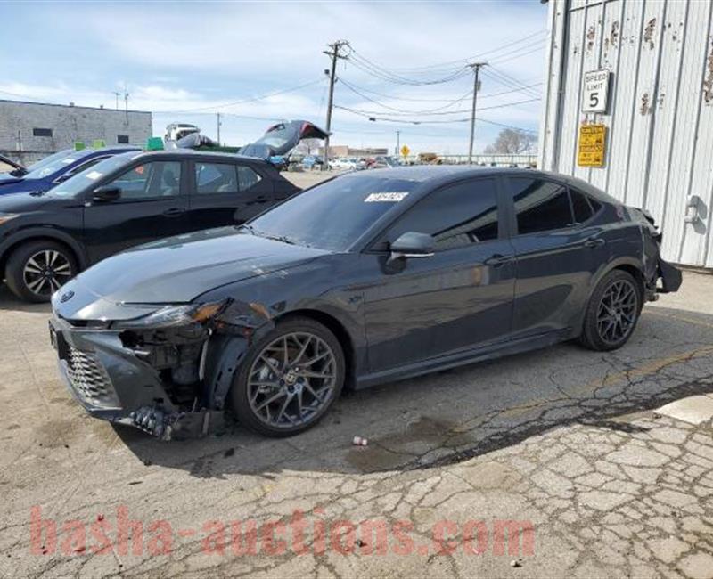 2025 TOYOTA CAMRY XSE