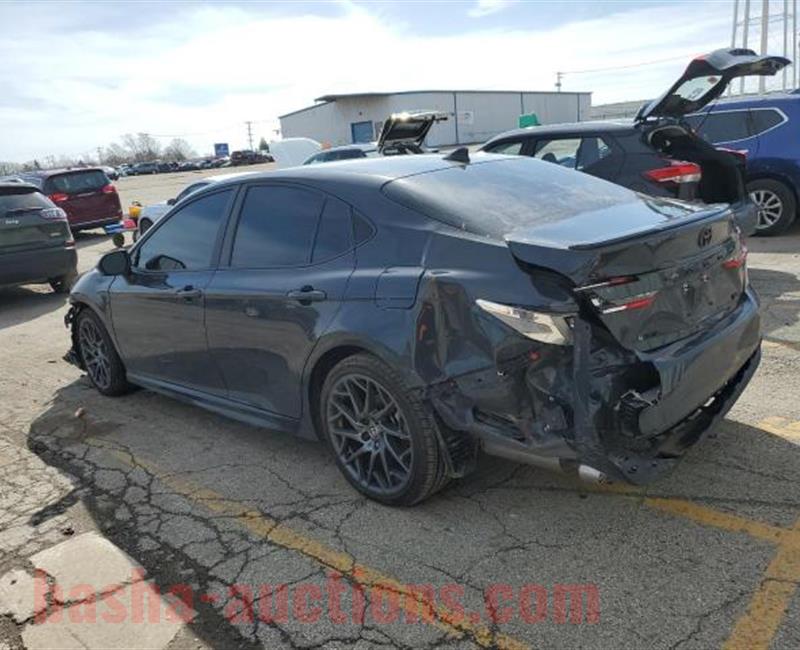 2025 TOYOTA CAMRY XSE
