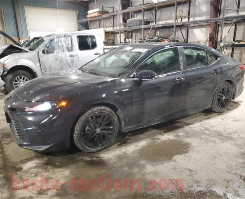 2025 TOYOTA CAMRY XSE