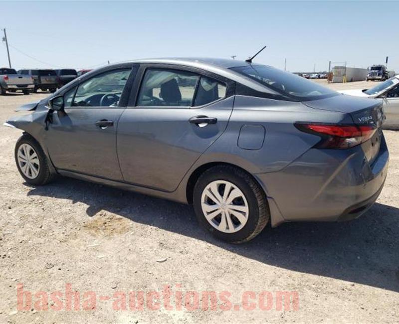 Nissan versa 2024