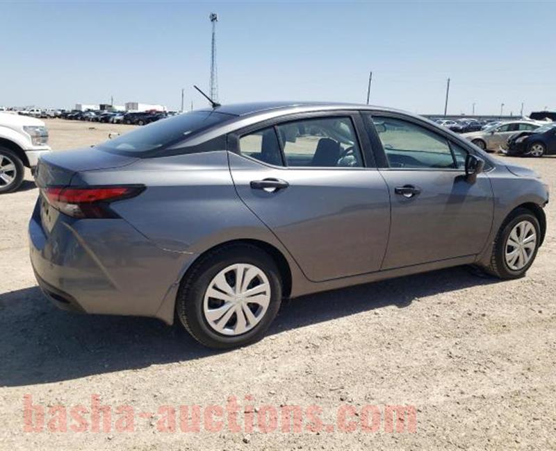 Nissan versa 2024