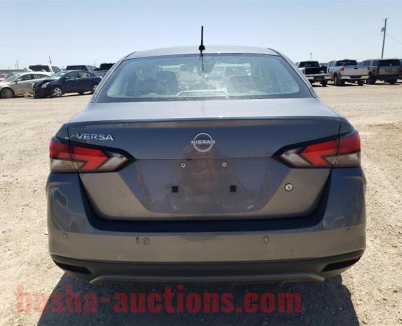 Nissan versa 2024