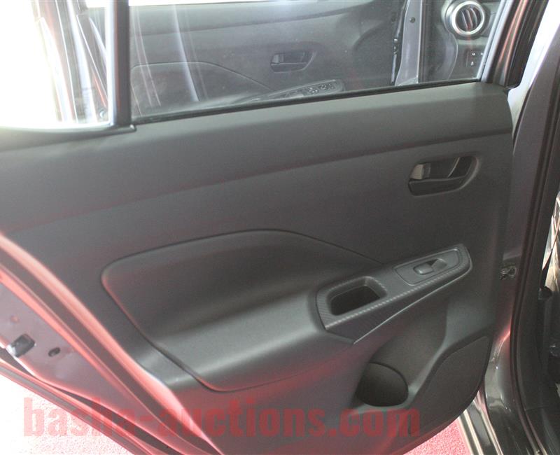 Nissan versa 2024
