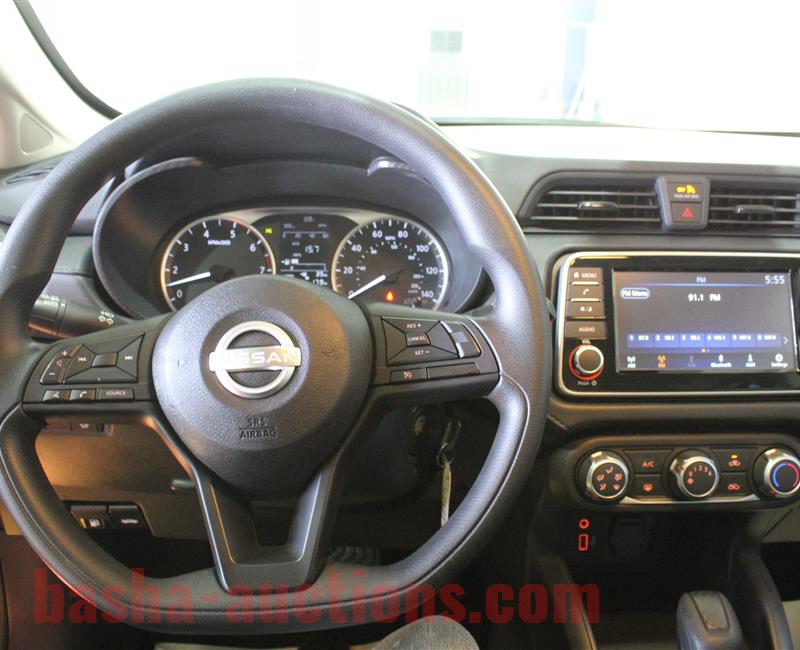 Nissan versa 2024