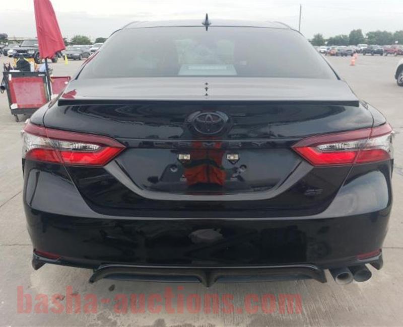Toyota Camry SE 2023