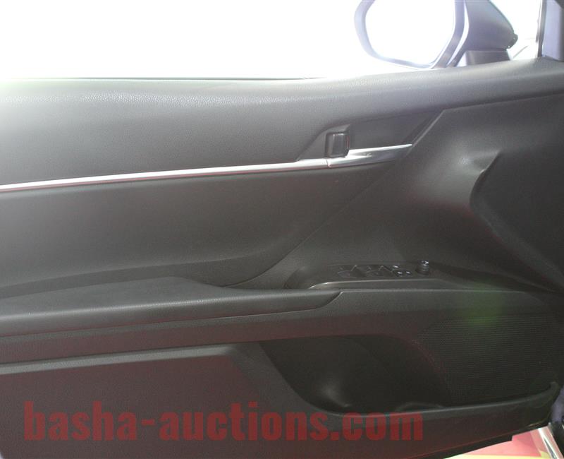 Toyota Camry SE 2023