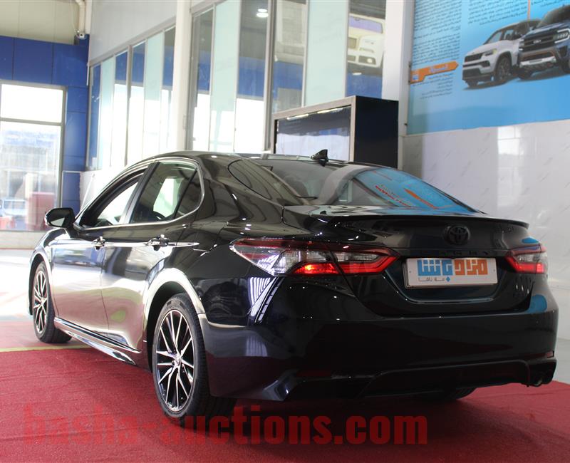 Toyota Camry SE 2023