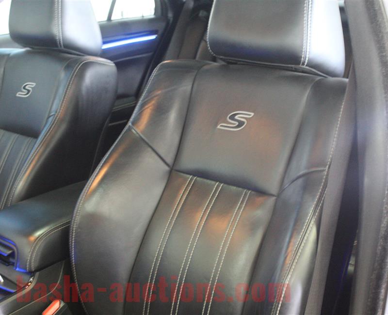 CHRYSLER S300 2022