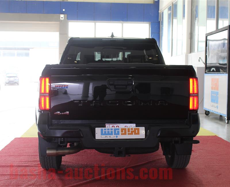 toyota tacoma black 2024